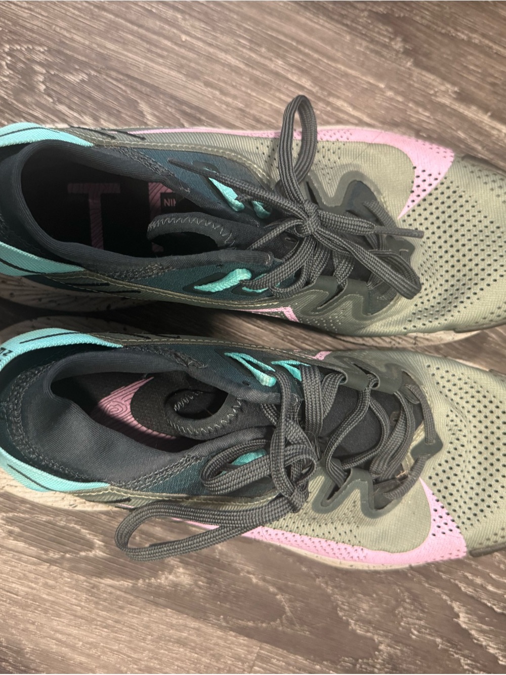 Nike Women's Teal and Pink Athletic Running Shoes - Picture 2 of 3